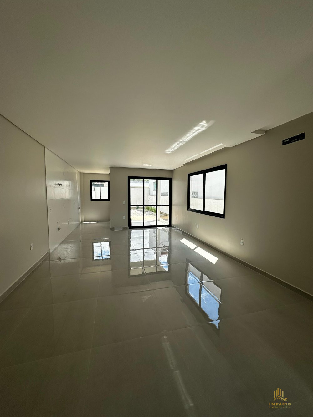 Sobrado à venda  no Serraria - São José, SC. Imóveis