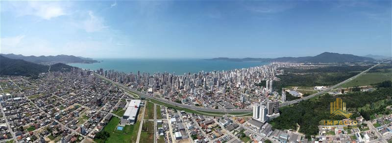 Apartamento à venda  no Meia Praia - Itapema, SC. Imóveis