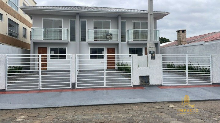 Sobrado à venda  no Barra do Aririú - Palhoça, SC. Imóveis