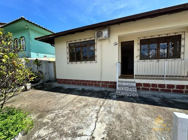 Casa à venda  no Abraão - Florianópolis, SC. Imóveis